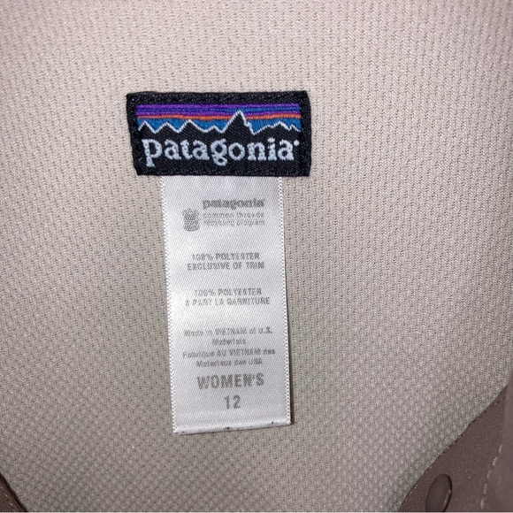 Patagonia Women’s Long Sleeve, Snap closure, Taupe Brown, Lightweight Shirt - Picture 9 of 13